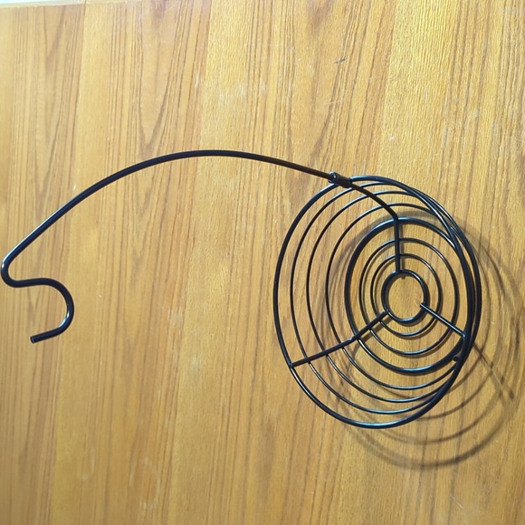 Avon metal fruit basket - Picture 1 of 2